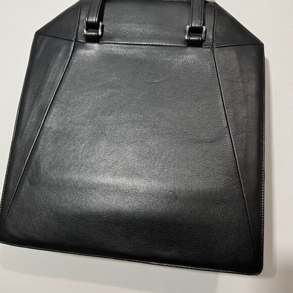 Sydney Rogers | Black Leather Clear IPad Window Shoulder Bag - Picture 5 of 7